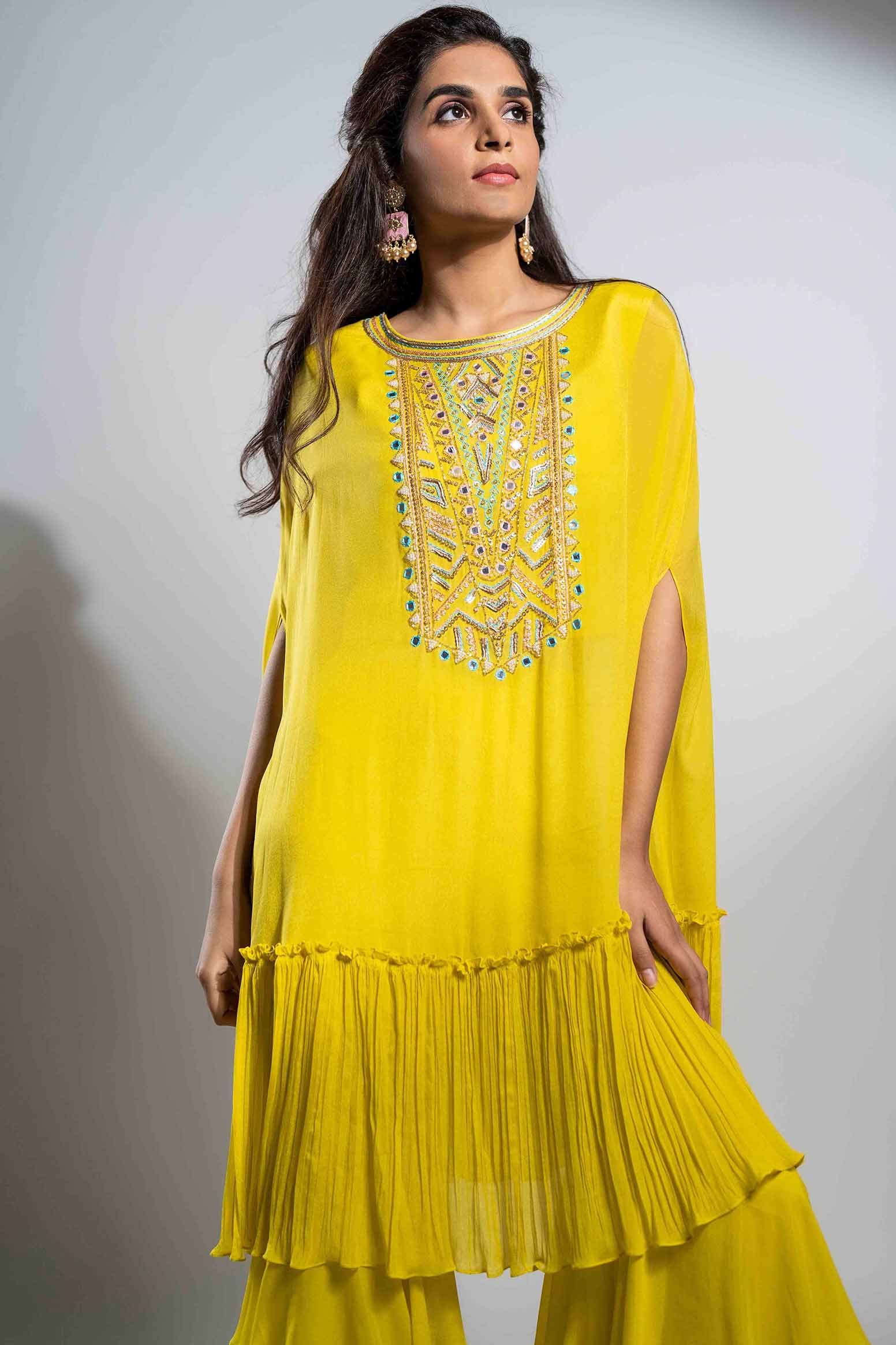 Olive yellow kaftan with cutout sleeves set.